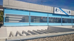 PULPERIA 300x169 - ¿ Cómo cerrar una terraza con toldos verticales en Madrid ?